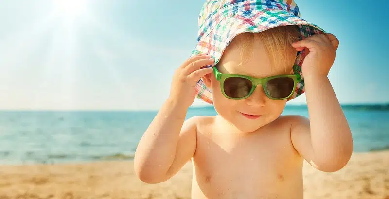 Comment choisir lunette de soleil bébé